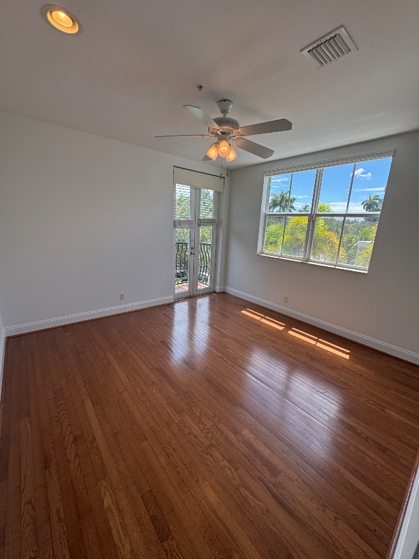 Building Photo - 2515 NE 18th St