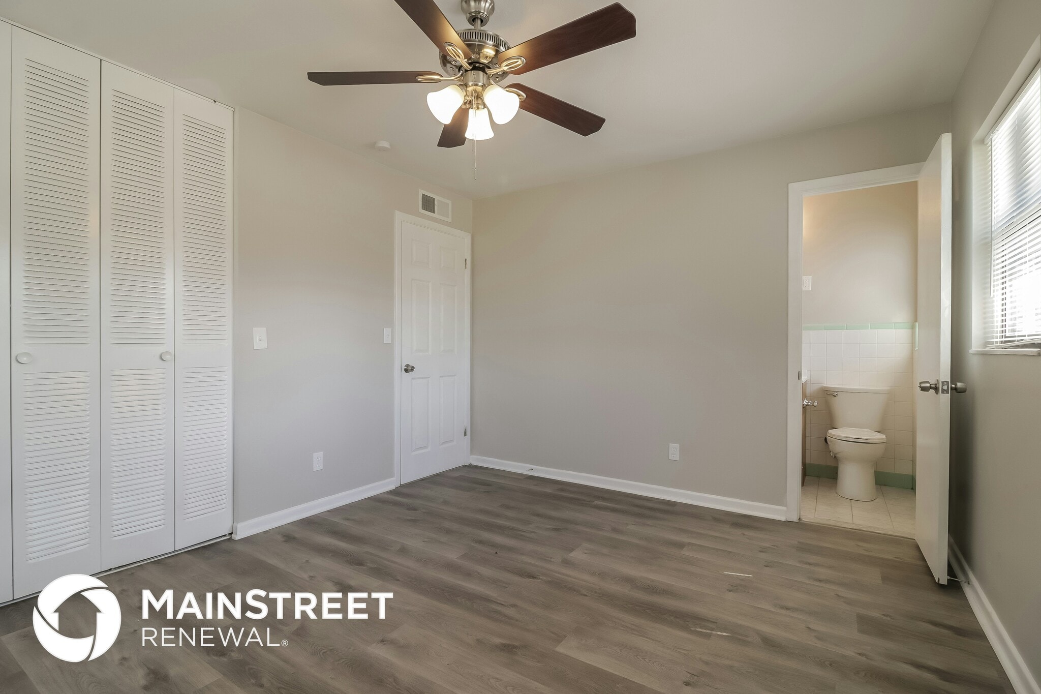 Building Photo - 568 Gardenia Cir