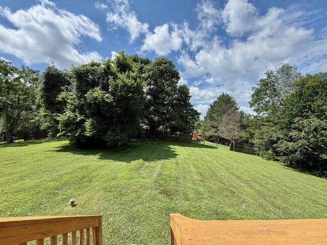 Building Photo - 2884 Blue Ridge Dr