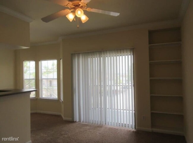 Building Photo - 1 br, 1 bath Condo - 19788 Highway 105 W F...