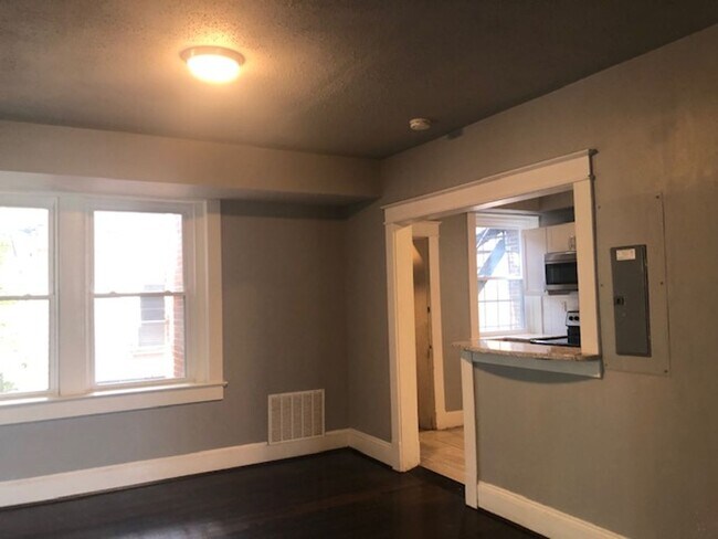 Building Photo - OMO3511-LM