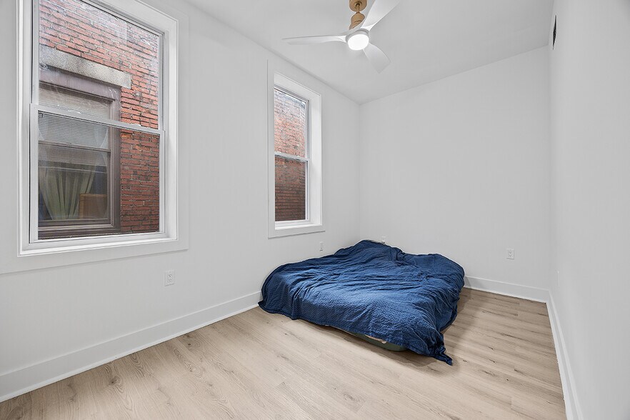 Building Photo - 1109 E Carson St