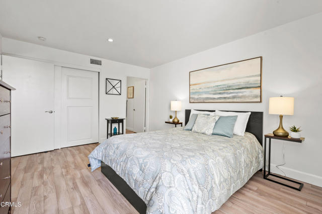 Building Photo - 4239 Vía Arbolada