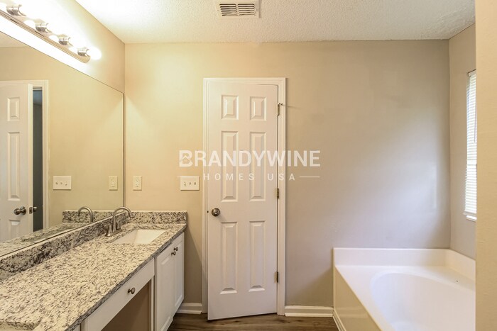 Building Photo - 4976 Truitt Ln