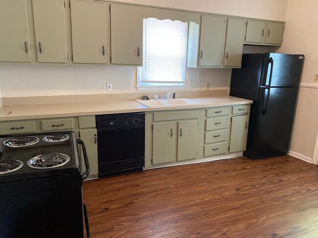 Building Photo - 339 Park Ave