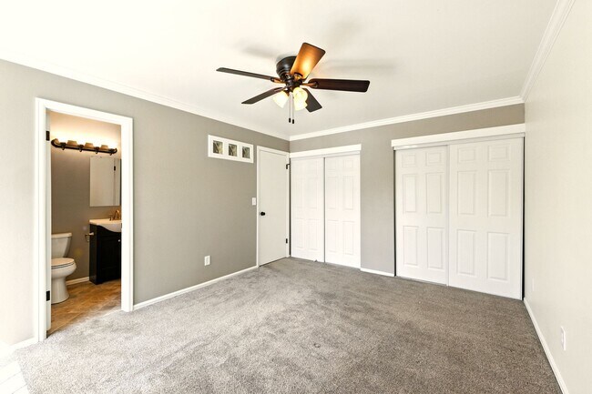 Building Photo - Tri-Level 3 Bedroom 2 Bath Large Backyard ...