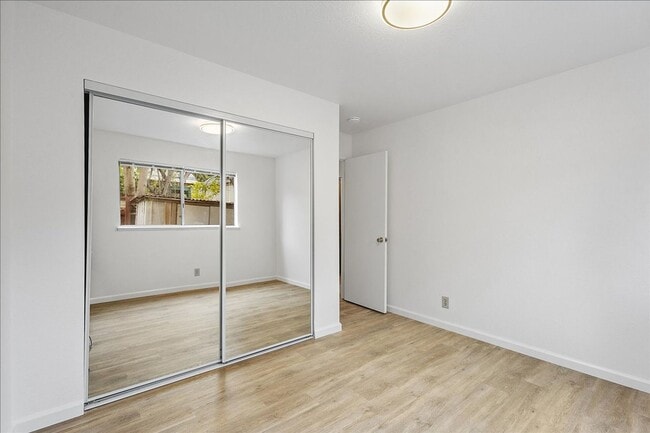 Building Photo - 1532 Stanton St