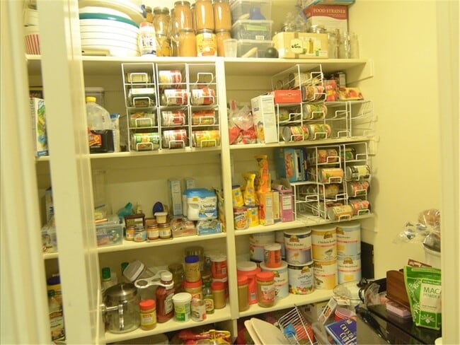 Building Photo - MUST SEE! Beautiful 4 Bedroom/3 Bathroom Home--Near BYU and Peaks Ice Arena