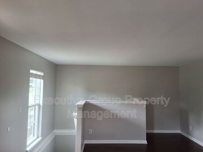 Building Photo - 204 Adena Loop