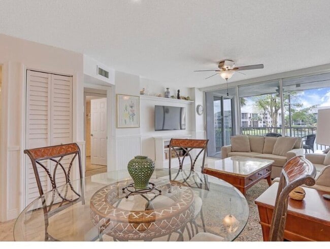 Building Photo - 353 S US Hwy 1