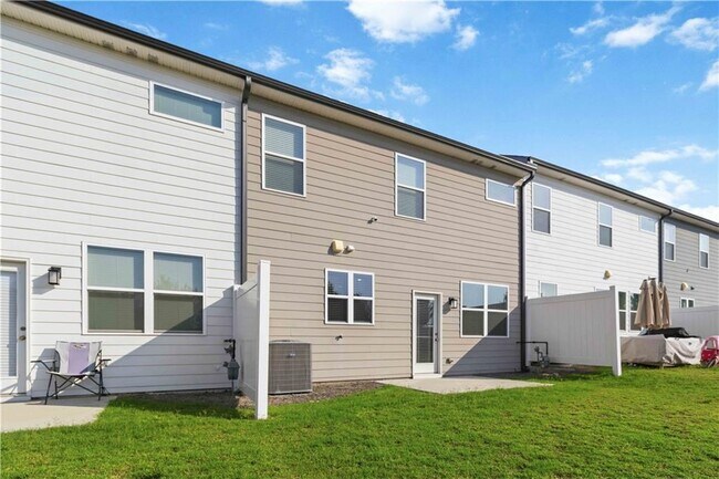 Building Photo - 840 Pt Pl Dr