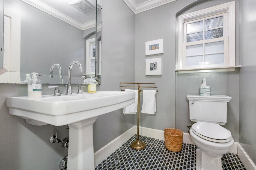 Building Photo - 163 Acari Dr