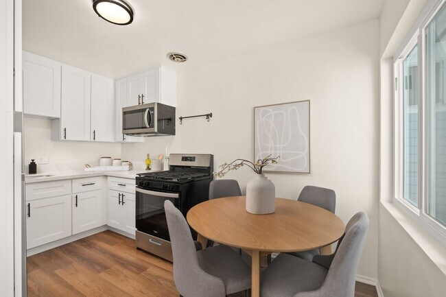 Building Photo - 4419–4423 Mississippi St — fully renovated with designer finishes throughout!