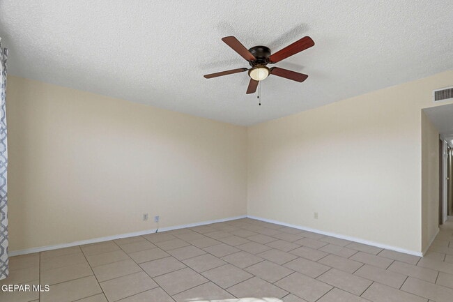 Building Photo - 1105 N Clark Dr