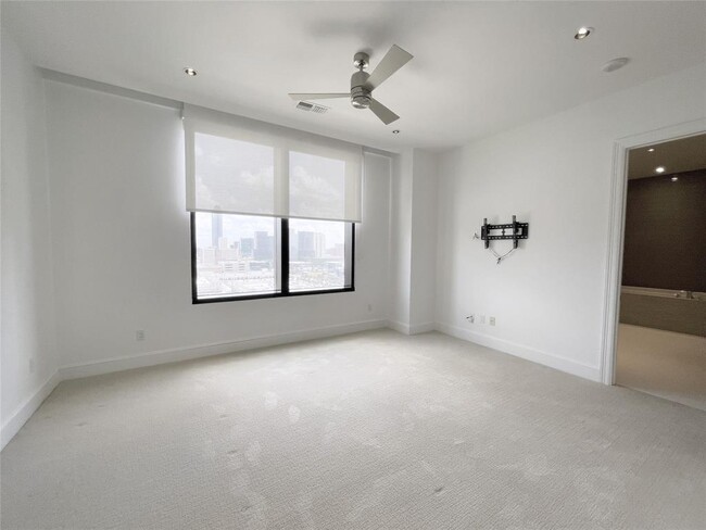 Building Photo - 1409 Post Oak Blvd