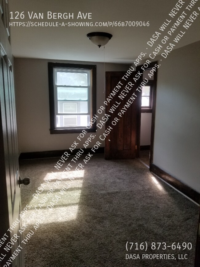 Building Photo - 126 Van Bergh Ave