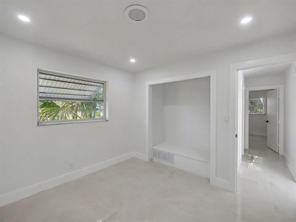 Building Photo - 1940 NW 32nd St