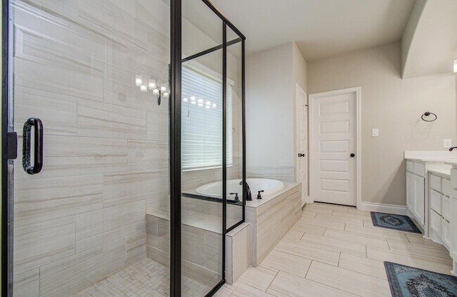 Building Photo - 10838 Bouldin Creek