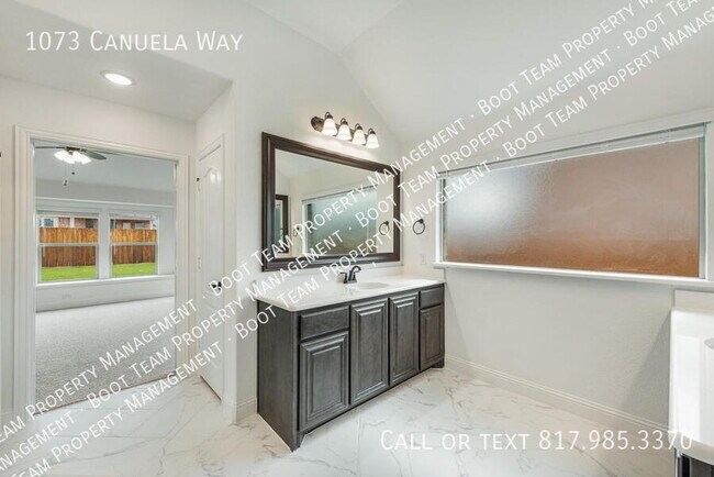 Building Photo - 1073 Canuela Way