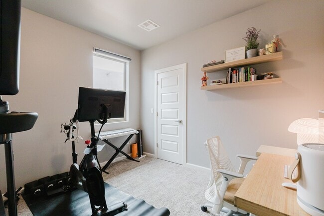 Building Photo - Modern 5 Bedroom Home with Solar Panels - MOVE IN SPECIAL: FIRST MONTH FREE!