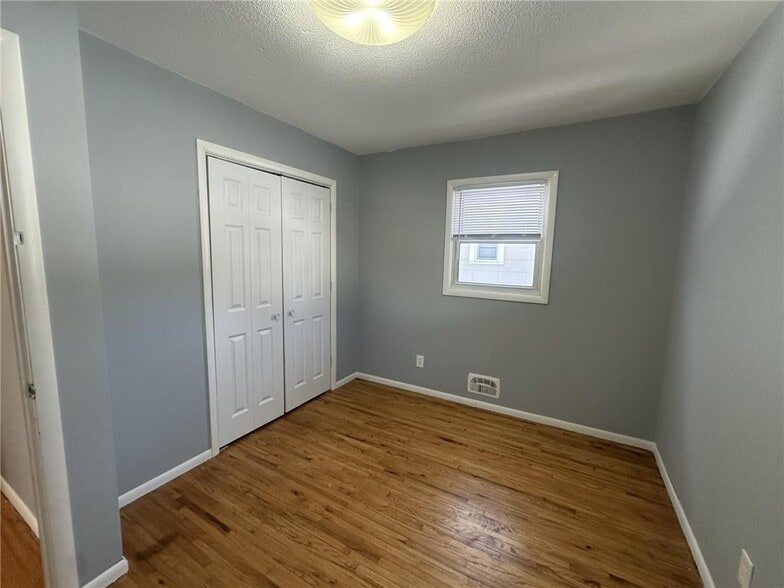 Building Photo - 1718 3rd Ave N