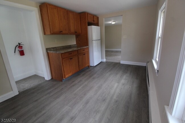 Building Photo - 28 White Meadow Ave