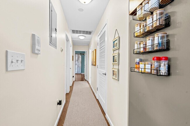 Building Photo - 359 Webster Ave