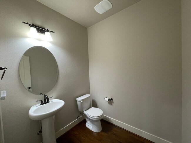 Building Photo - Lovely North Plains 4Bd 2.5Ba Home with Ja...