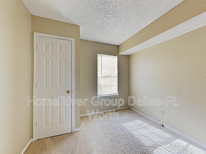 Building Photo - 10844 Gable Dr