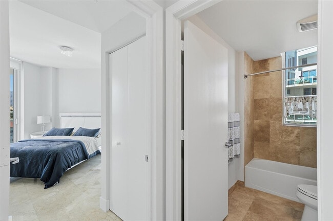 Building Photo - 3030 NE 188th St