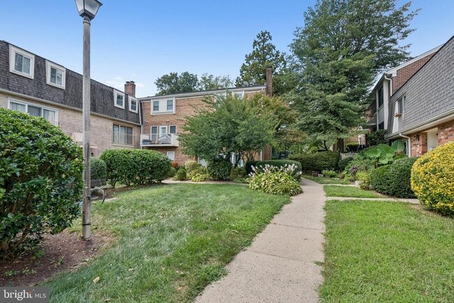 Building Photo - 3881 Persimmon Cir