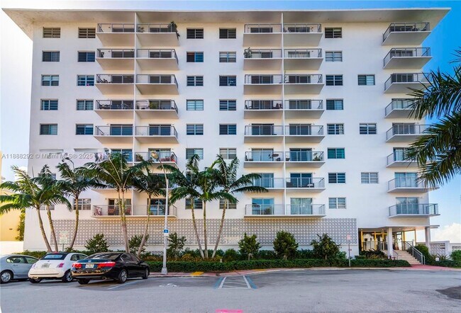 Building Photo - 1450 Lincoln Rd