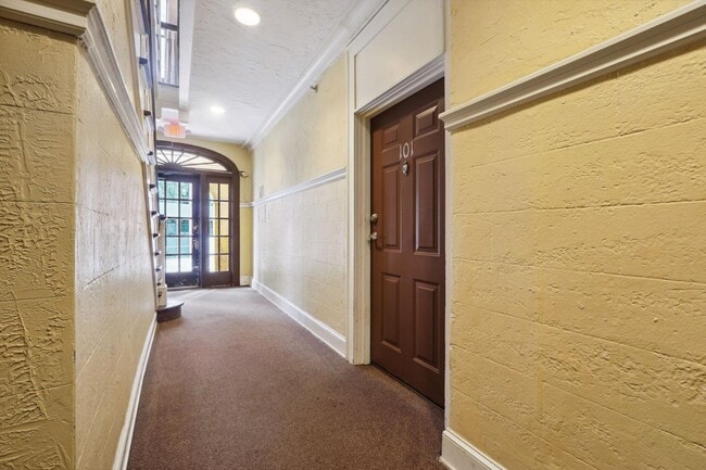 Building Photo - 2855 Peachtree Rd NE