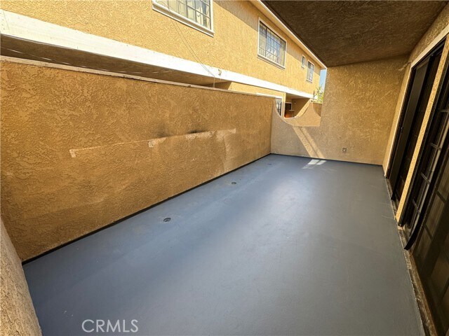 Building Photo - 526 S Catalina Ave