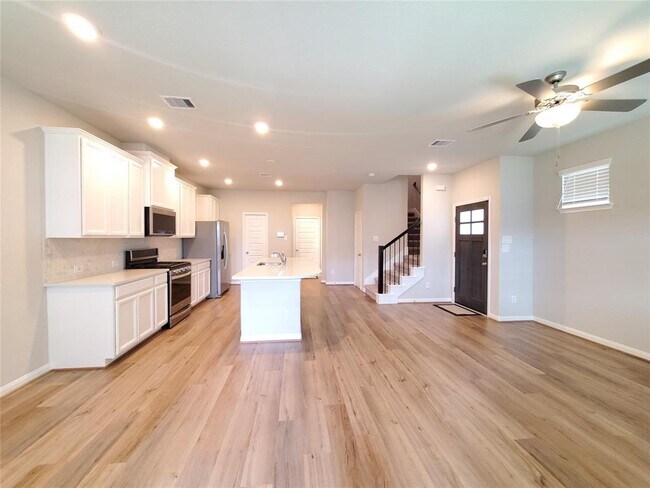 Building Photo - 1526 Beach Oak Dr