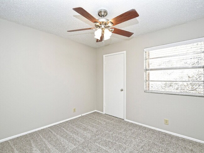 Building Photo - "Cozy Living at 301 Algerita: Charming 2-B...