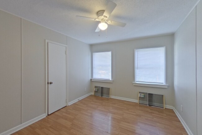 Building Photo - 671-673-673 S Wheatland Ave