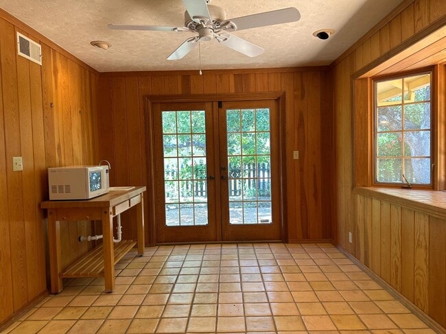 Building Photo - 25228 La Loma Dr