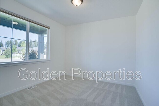 Building Photo - 7768 N Girard Cir