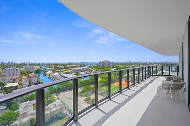 Building Photo - 580 72nd St