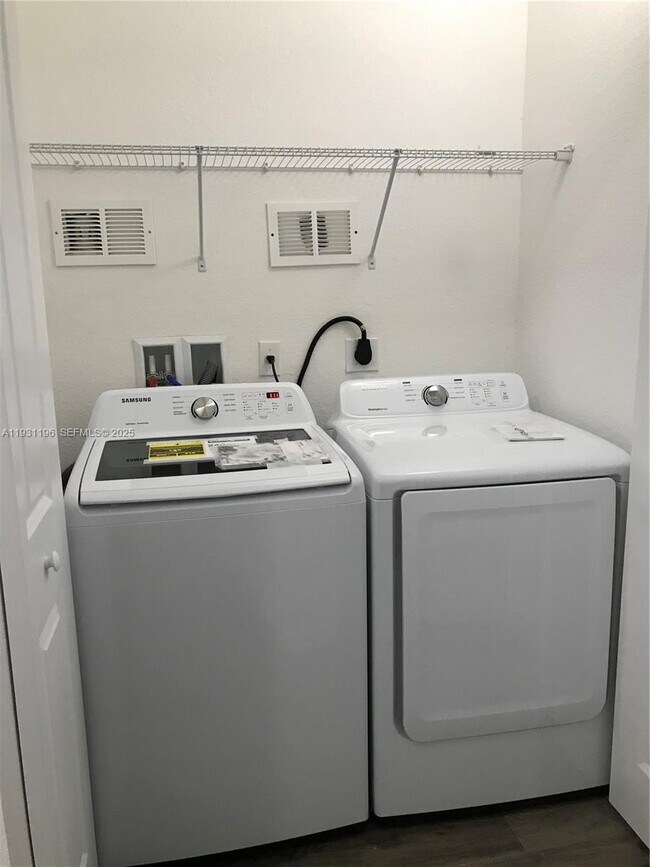 Building Photo - 15650 SW 136th St