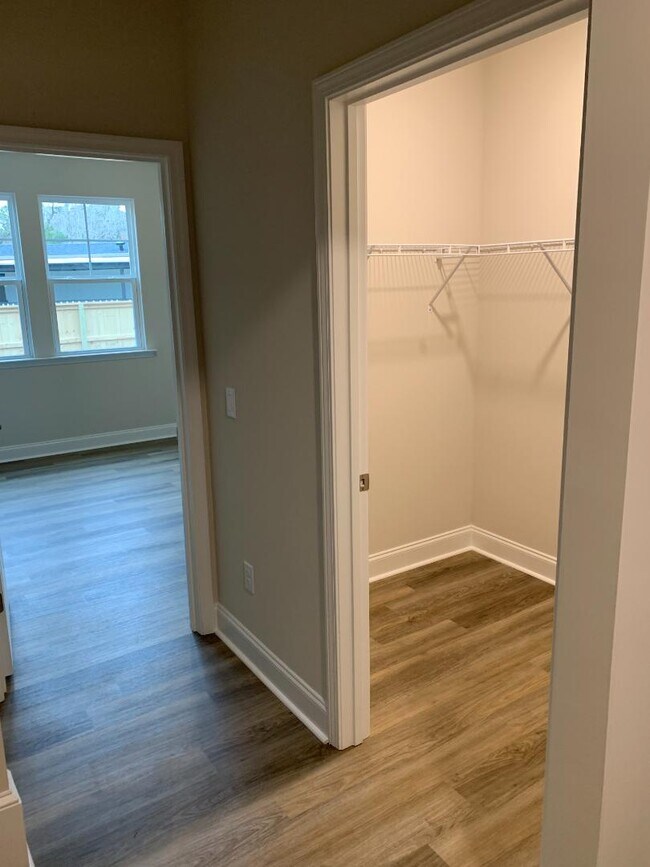 Building Photo - 2445 Bent Oak Rd