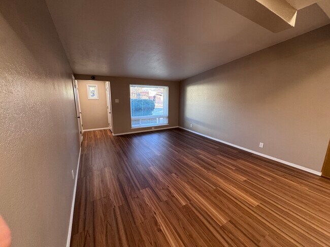 Building Photo - 11427 Angelina Pl NE