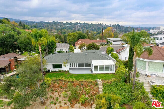 Building Photo - 16210 Bertella Dr
