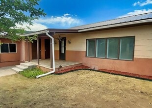 Building Photo - South Fork Rental Home