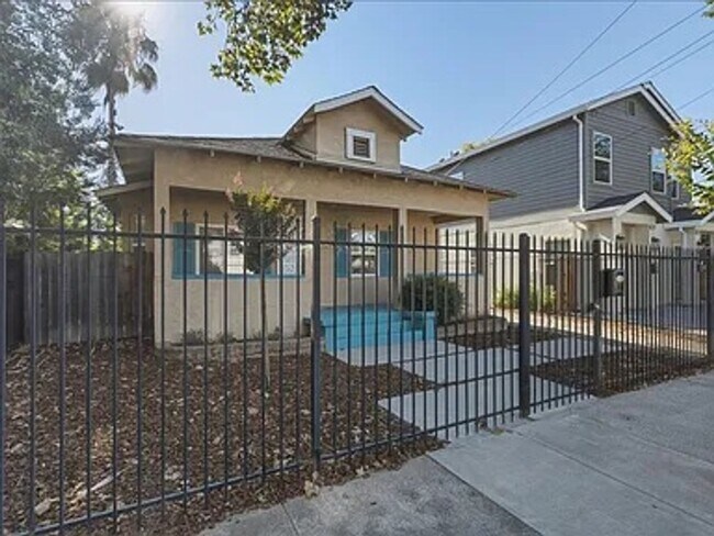 Building Photo - 3123 San Rafael Ct