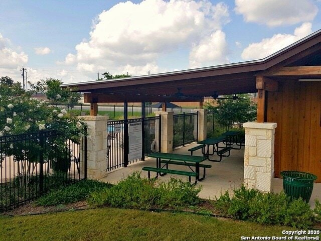 Building Photo - 8418 Meadow Plains