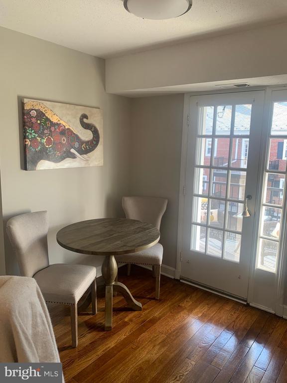 Building Photo - 2961 S Columbus St