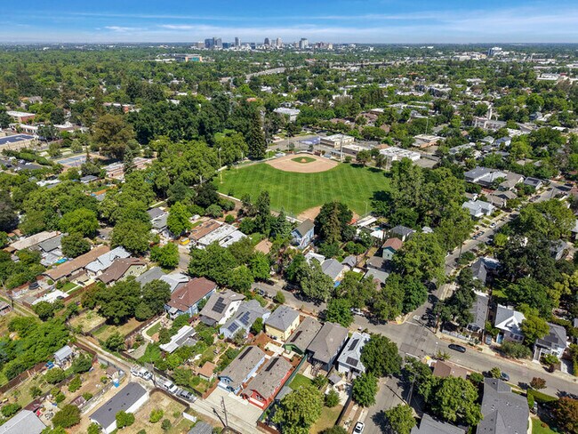 Building Photo - Beautiful 2 bedroom 1 bathroom New Build Close to UC Davis and McGeorge Law School