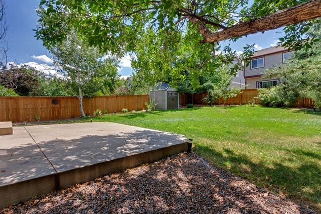 Building Photo - Charming 4 Bedroom 3 Bath in Highlands Ranch!
